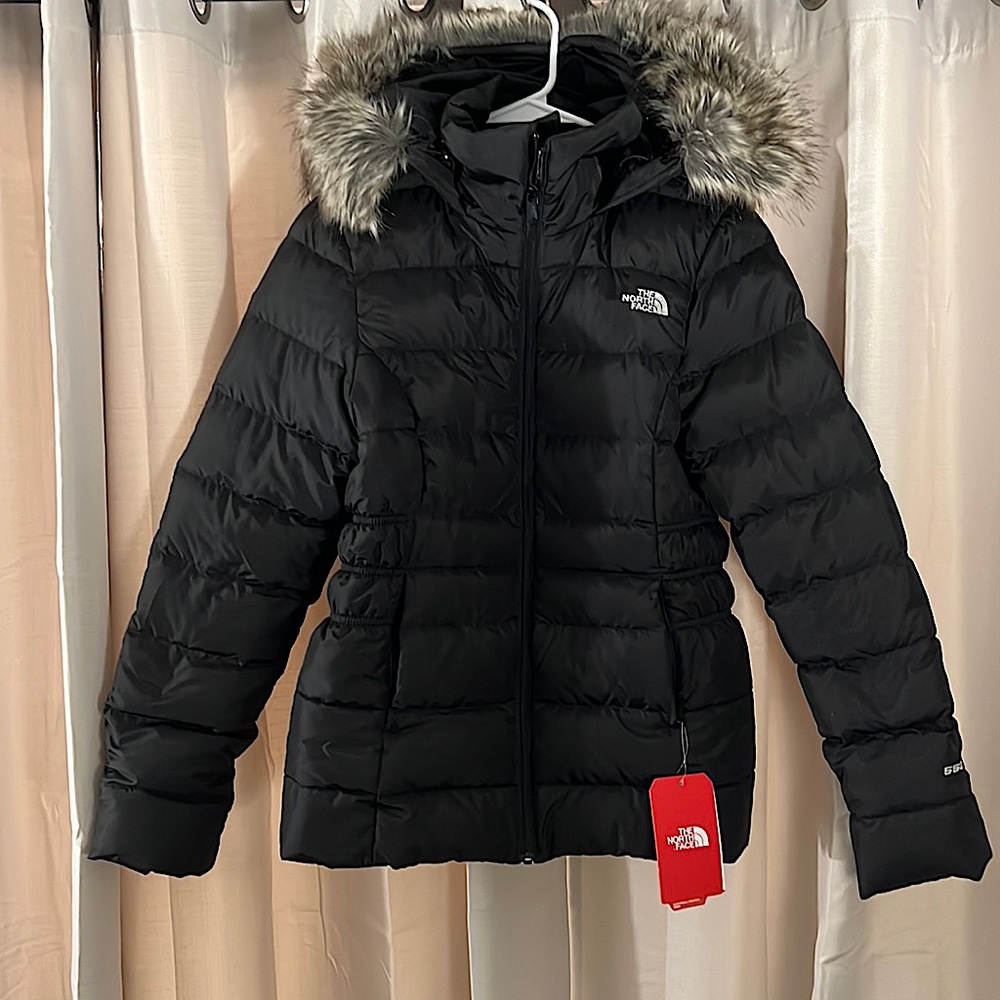 The north face Gottman jacket ll in black size small new with tags.